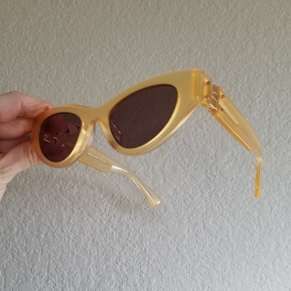 Clear yellow and gold cateye sunglasses - Picture 9 of 10